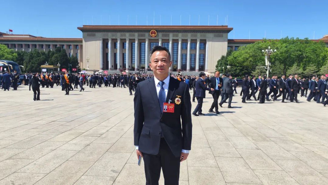 重磅！鉴黑担保网再添一名天下劳动模范